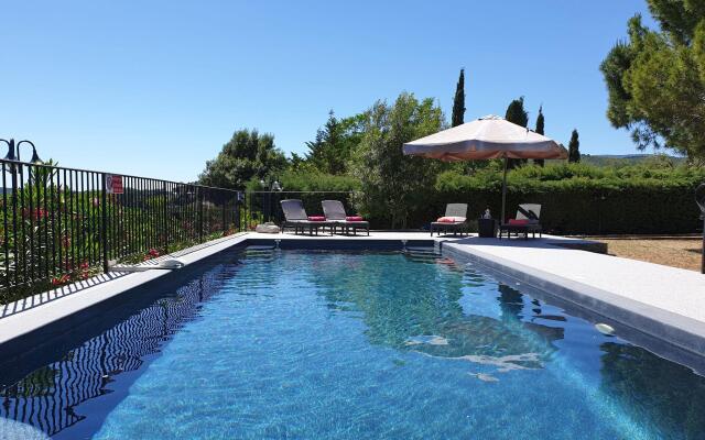 Villa. Near Callian Centre. Private Terrace. Private Garden. Boules Court