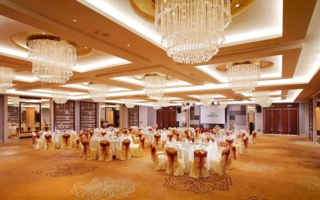 Phoenix Waterside Gloria Resort