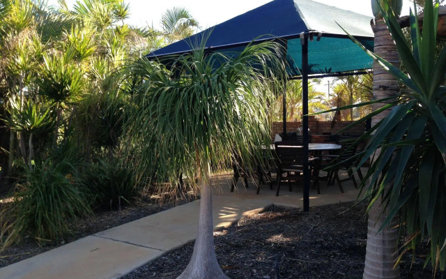 Carnarvon Central Apartments