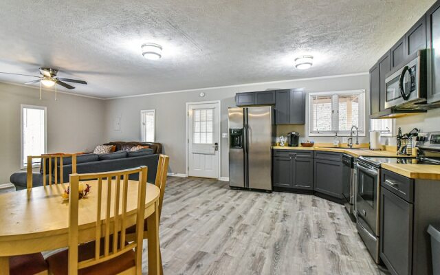 Cozy Mtn. Getaway in South Asheville