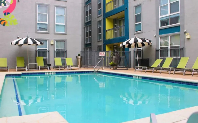 Upstay - Condo With Pool-gym-games-bbq - Walk to Uoft