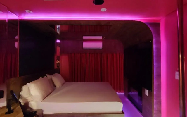 Swing Motel
