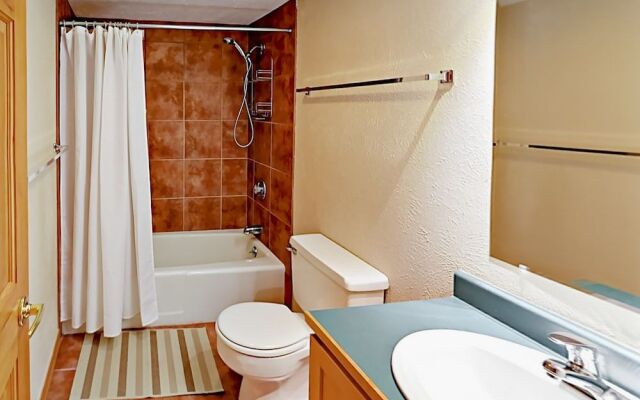 800 Columbine Road Condo Unit B9