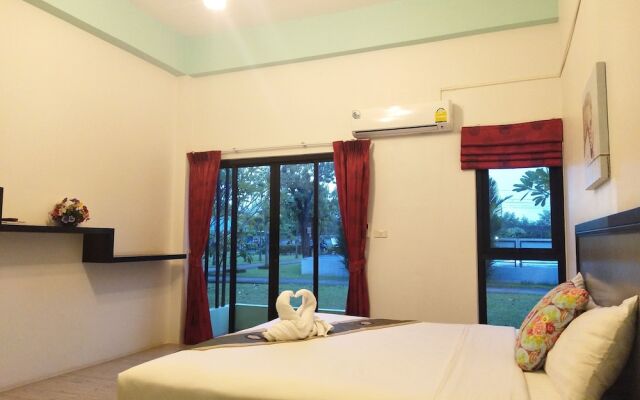 RoomQuest Chonburi Phanat Nikhom