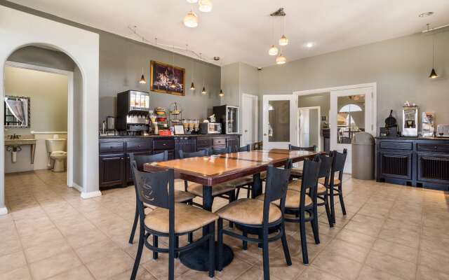 SureStay Hotel by Best Western Alice