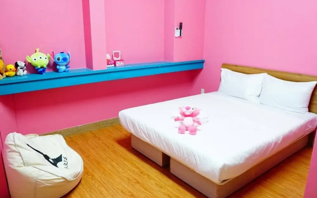 Qingju Hostel
