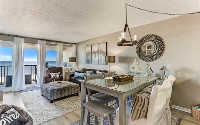 Coral Sands Beautiful Condominium by RedAwning