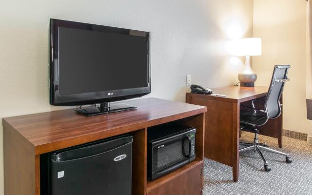 Comfort Suites Terre Haute University Area