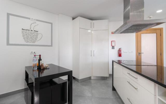 Luxurious Apartment Funchal - Casa Valentina - Rent2U, Lda