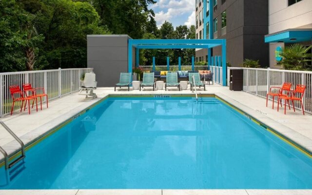 Tru by Hilton Charleston Ashley Phosphate