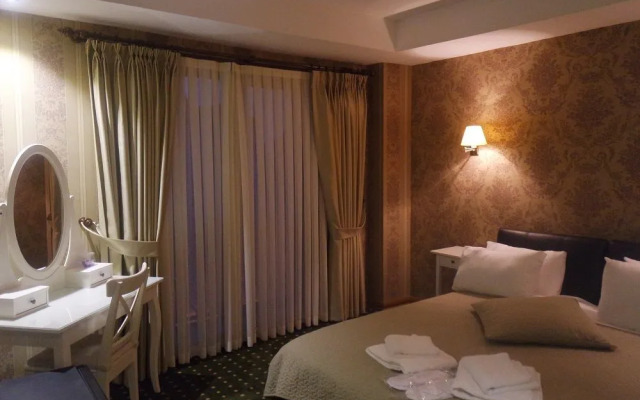 Alice Ottoman Palace