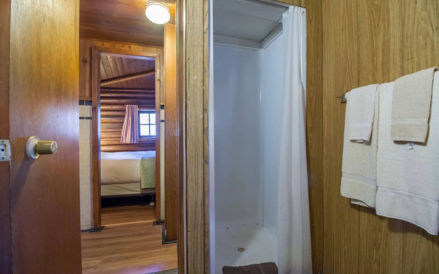 Kootenay Park Lodge