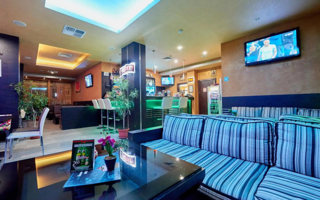 Paradise Hotel - Pomorie
