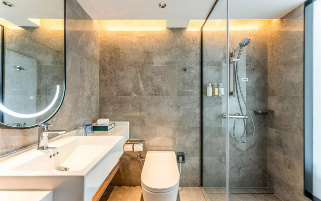 Holiday Inn Riverside Wuhan by IHG