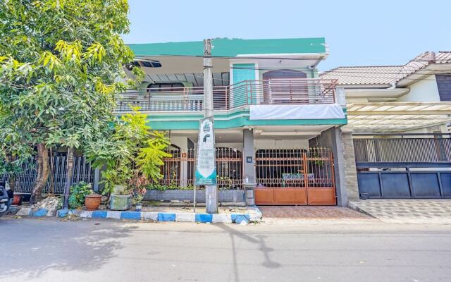 SPOT ON 91716 Kost Yy Syariah