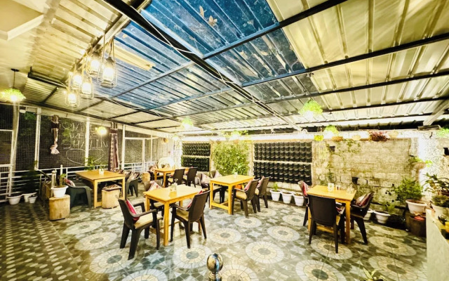 Paradise Inn by HBR