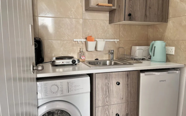 79 AN - Stay Nissi Chrysland Studio 110