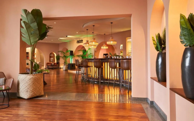 Suite Hotel Eden Mar