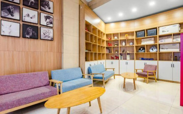 Junyi Chain Hotel (Xinyang Railway Station)