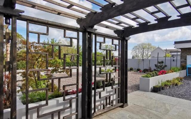 The Woodridge Inn Hotel