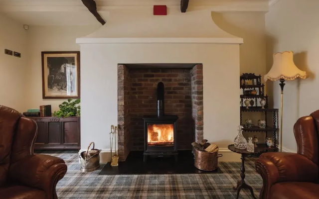 Moore Lodge