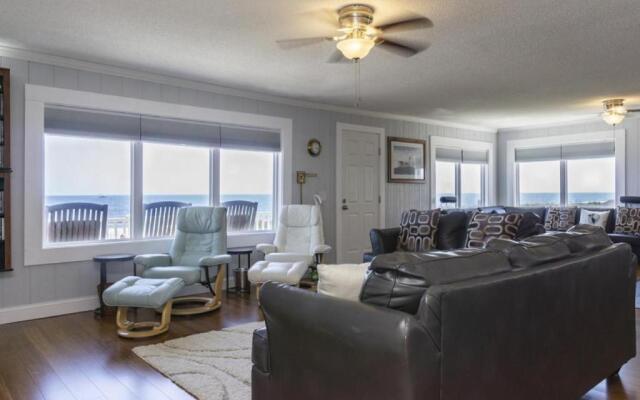 Breezy Oaks by Oak Island Accommodations