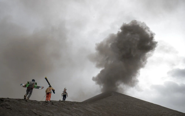 Volcano Roaring Front