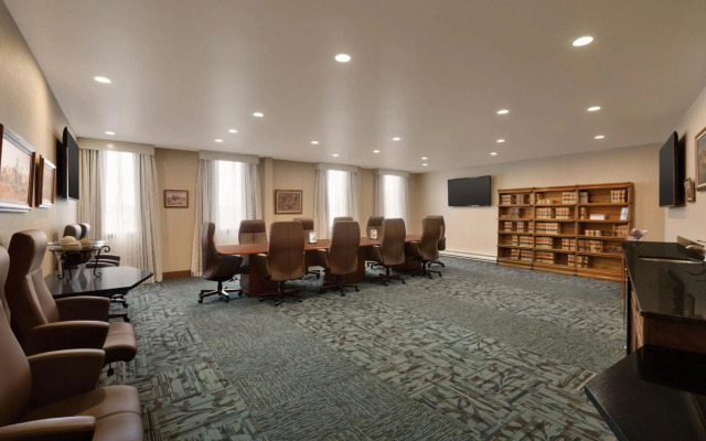 Delta Hotels by Marriott Helena Colonial