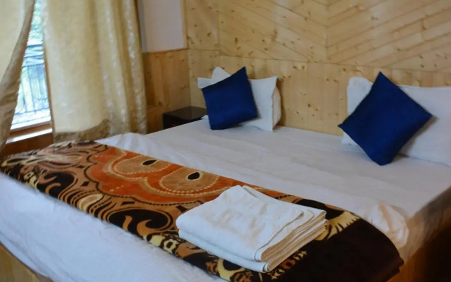 Hotel Neelgiri - Manali Diaries