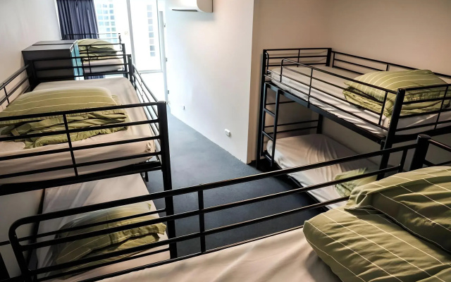 Nomads St Kilda Hostel