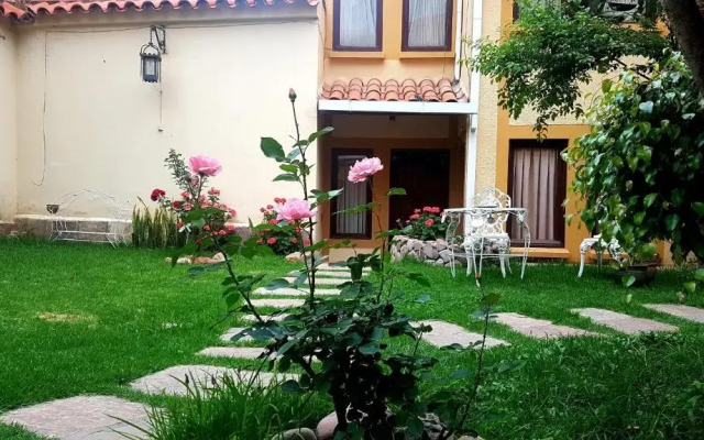 Paola Hostal