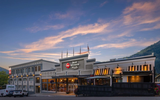 Best Western Plus Baker Street Inn
