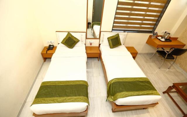 De grandeur hotel & banquets