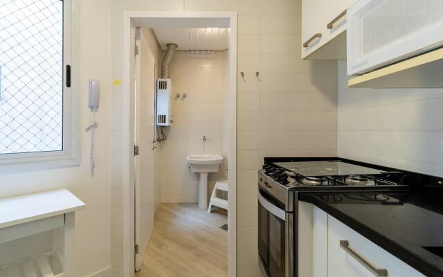 Apto em cond. a beira mar com piscina EAR0401