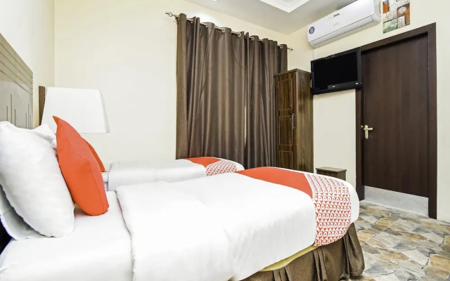 OYO 153 Odessa Hotel