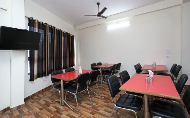 OYO 11553 Hotel Dhola Maru Residency