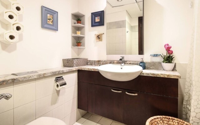 Trendy & Modern 1BR in Marina - Sleeps 4!