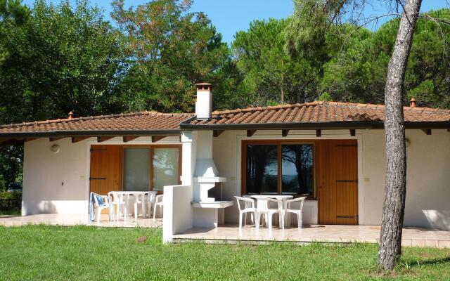 Semi-detached bungalow with terrace not far from the sea
