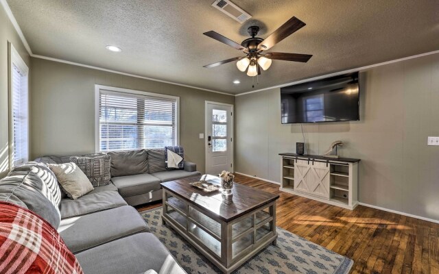 Fayetteville Vacation Rental - 2 Mi to Dtwn!