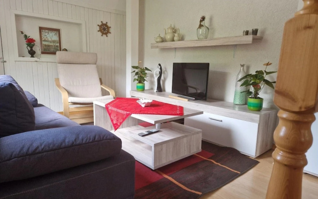 Gemutliches Ferienhaus mit Pool in Blankenburg