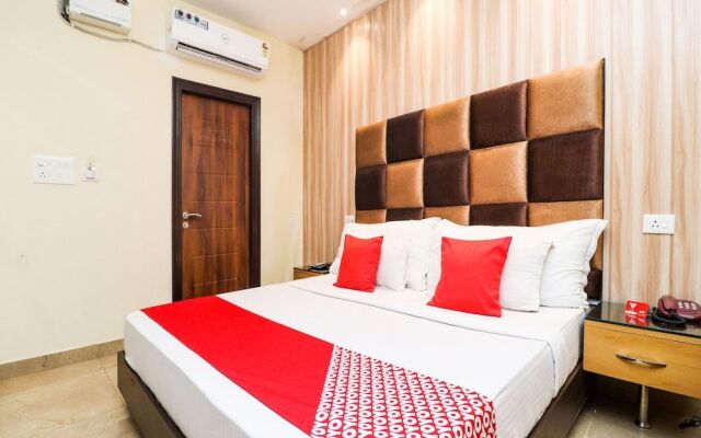 OYO 18377 Hotel New City Top