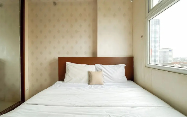 Strategic And Homey 2Br Green Pramuka Apartment