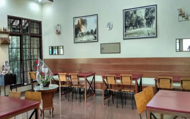 Rumah Hoho Resto