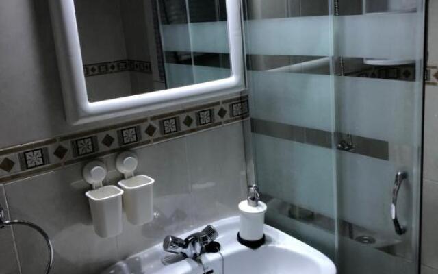 Studio Apartment Yate1