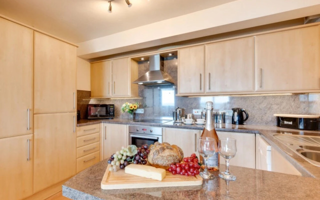 Flat 11 Clifton Court