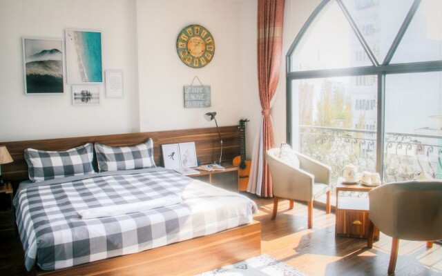 Airy Art Apartment My Khe Beach