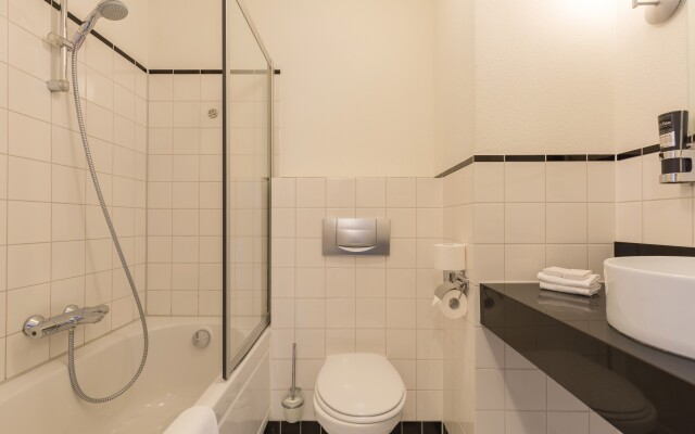 Leonardo Hotel IJmuiden Seaport Beach