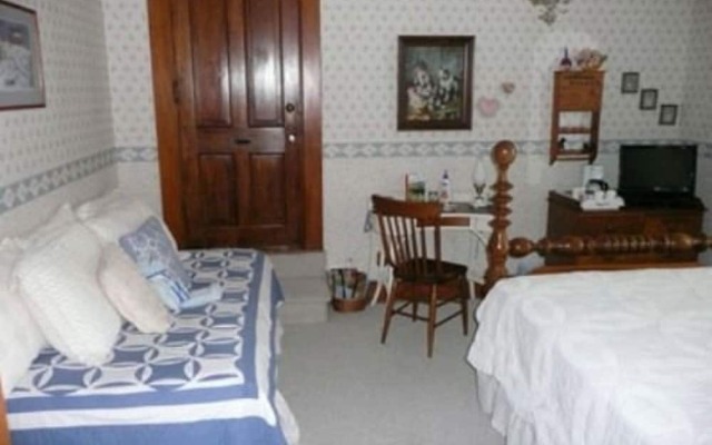 Squiers Manor B&B