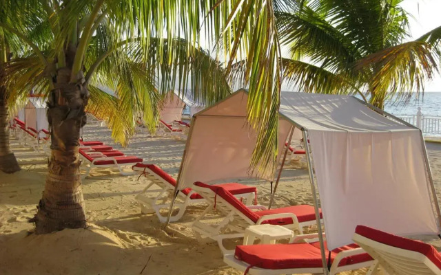 Grand Decameron Montego Beach, A Trademark All-Inclusive Resort