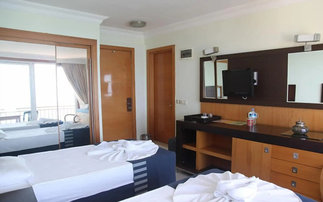 Yali Hotel
